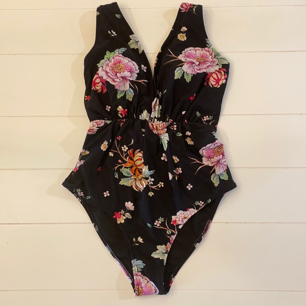 Cupshe deep-v black floral one-piece swimsuit